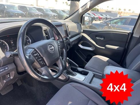 Used 2022 Nissan Frontier SV AWD/4WD image 11