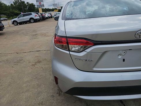 Used 2024 Toyota Corolla LE image 11