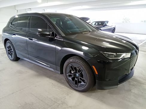 Used 2024 BMW iX xDrive50 AWD/4WD image 3
