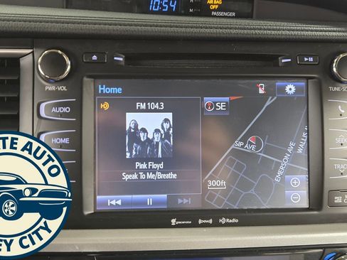 Used 2017 Toyota Highlander XLE image 18