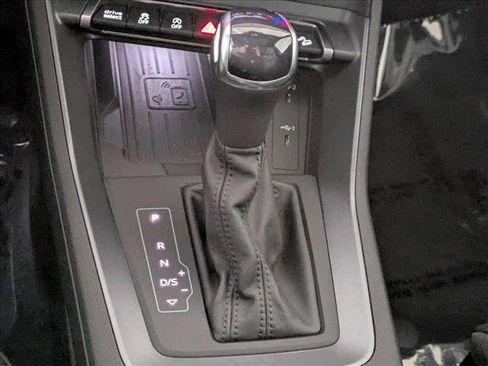 Certified 2025 Audi Q3 2.0T Premium w/ Convenience Package image 12