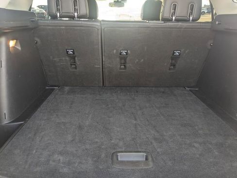 Used 2025 Chevrolet Trax LT w/ LT Convenience Package image 29