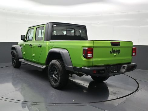 Used 2025 Jeep Gladiator Sport AWD/4WD image 3
