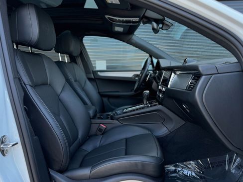 Certified 2026 Porsche Macan AWD/4WD image 26
