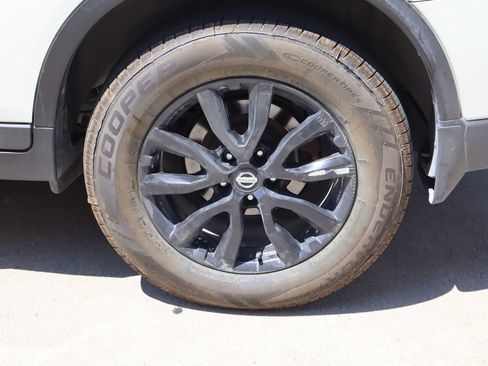 Used 2017 Nissan Rogue SV w/ Midnight Edition AWD/4WD image 24