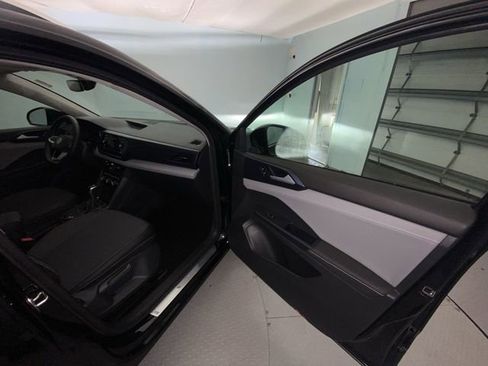 Used 2024 Volkswagen Taos SE FWD image 23
