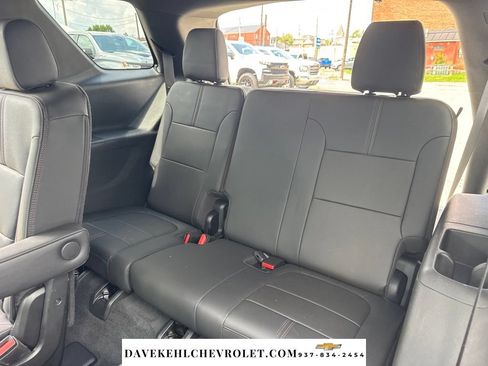 Used 2023 Chevrolet Traverse RS FWD image 24