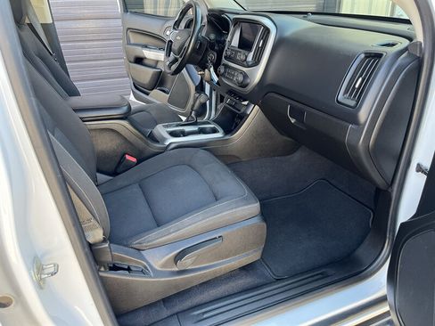 Used 2020 Chevrolet Colorado LT w/ LT Convenience Package AWD/4WD image 13