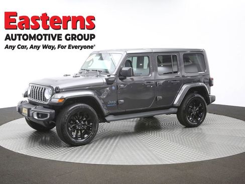 Used 2025 Jeep Wrangler Unlimited Sahara AWD/4WD image 53