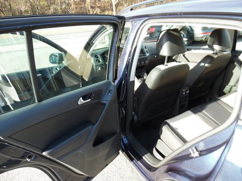 Used 2016 Volkswagen Tiguan S image 17