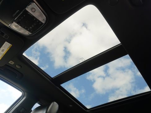 Used 2020 Jeep Grand Cherokee Limited w/ Luxury Group II image 20