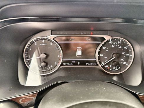 Used 2023 Nissan Pathfinder SL AWD/4WD image 21
