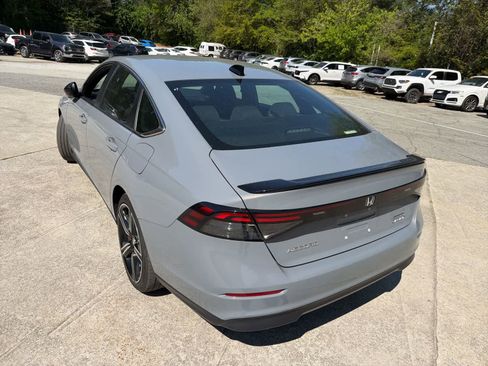 Used 2024 Honda Accord Sport image 8