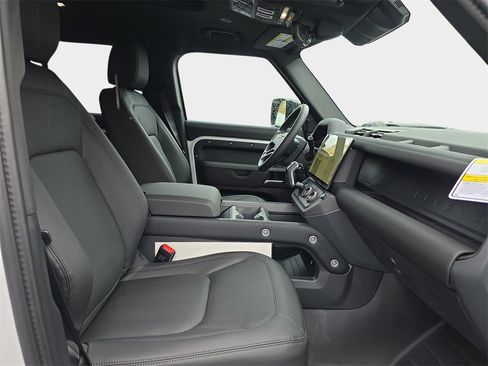 New 2026 Land Rover Defender 110 S image 10