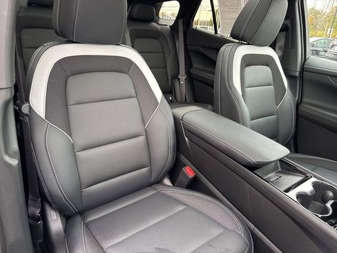 Used 2025 Chevrolet Blazer EV LT image 25