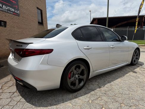 Used 2017 Alfa Romeo Giulia w/ Sport Appearance Package RWD image 8