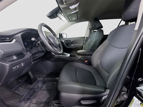 Certified 2025 Toyota RAV4 LE image 19