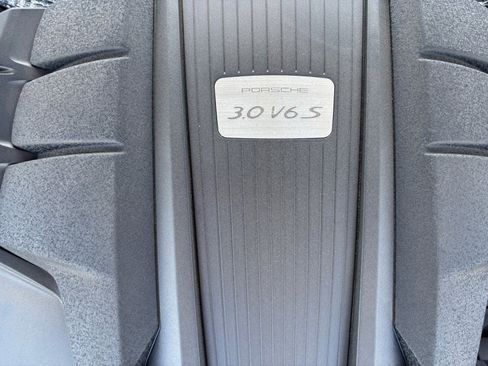 Used 2020 Porsche Macan S image 22