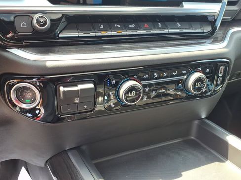 Used 2025 Chevrolet Silverado 3500 LTZ AWD/4WD image 20