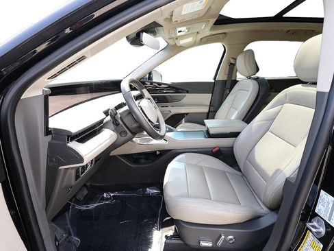 Used 2024 Lincoln Nautilus Premier w/ Equipment Group 102A image 12