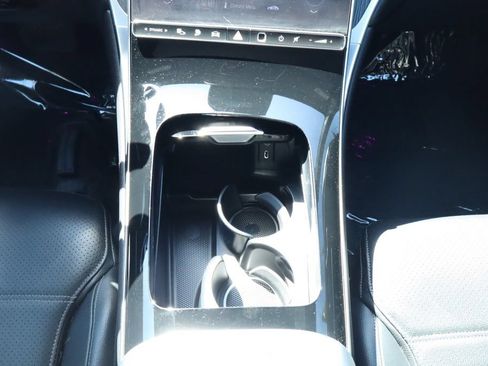 Used 2025 Mercedes-Benz GLC 350e 4MATIC image 27