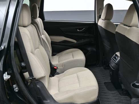 Used 2025 Subaru Ascent Premium image 4