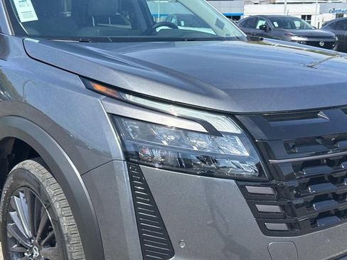 New 2026 Nissan Pathfinder SL w/ SL Premium Package AWD/4WD image 10