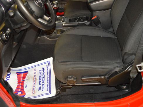Used 2021 Jeep Wrangler Sport AWD/4WD image 15