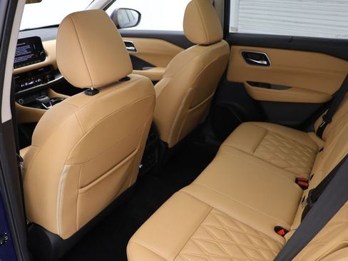 Used 2023 Nissan Rogue Platinum w/ Platinum Premium Package image 11