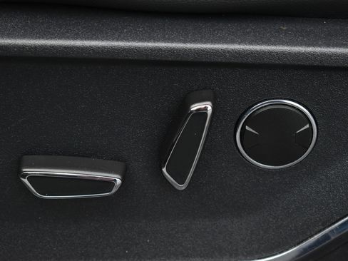 Used 2022 Ford F150 Lariat w/ Equipment Group 502A High image 14