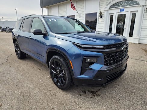Certified 2025 Chevrolet Traverse RS w/ LPO, Floor Liner Package image 3