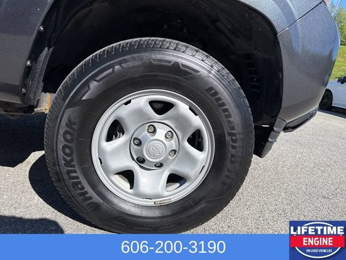 Used 2023 Toyota Tacoma SR AWD/4WD image 5