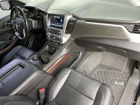 Used 2019 GMC Yukon SLT image 11