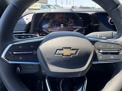 New 2025 Chevrolet Suburban Premier image 18