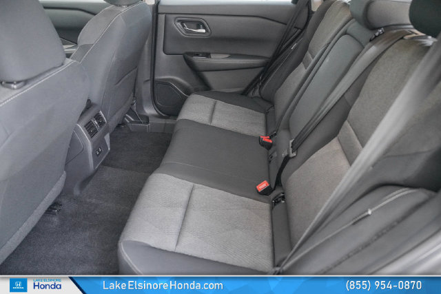 Used 2024 Nissan Rogue SV FWD image 28