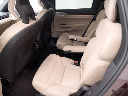 Certified 2025 Volvo EX90 Ultra AWD/4WD image 23
