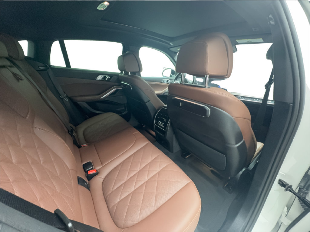 Used 2026 BMW X6 xDrive40i w/ Climate Comfort Package AWD/4WD image 27