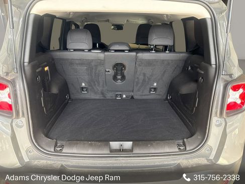 Used 2022 Jeep Renegade Trailhawk AWD/4WD image 8