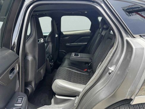 Used 2019 Jaguar F-PACE SVR image 38