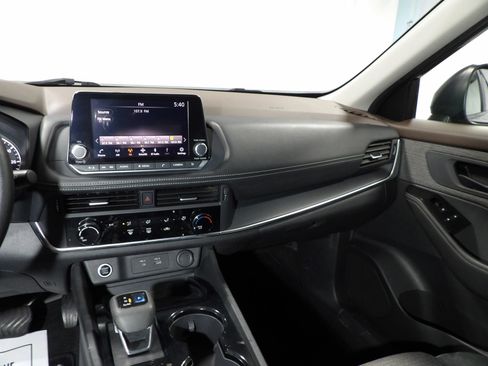 Used 2022 Nissan Rogue S FWD image 13
