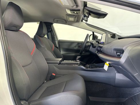 New 2026 Toyota Prius SE image 28