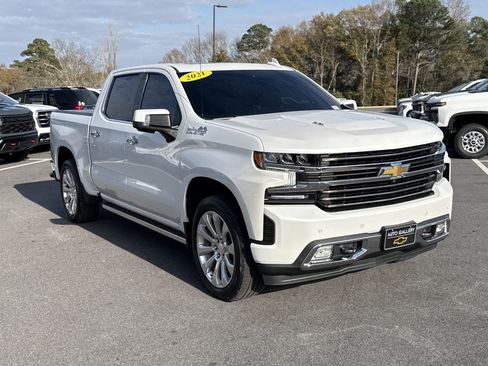 Used 2021 Chevrolet Silverado 1500 High Country w/ Technology Package image 3