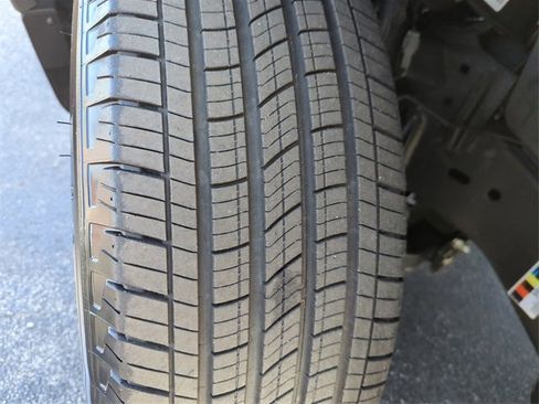 Certified 2023 Nissan Frontier SV w/ Midnight Edition Package image 44