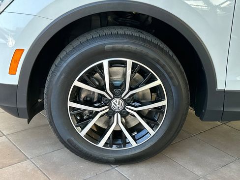Used 2021 Volkswagen Tiguan SE image 26