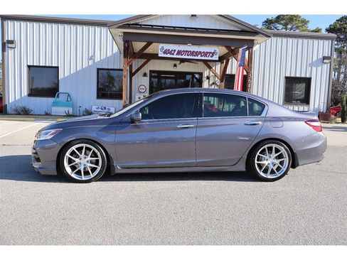 Used 2016 Honda Accord Touring image 2