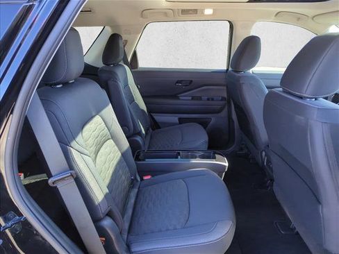 Certified 2025 Nissan Pathfinder SV w/ SV Premium Package image 19