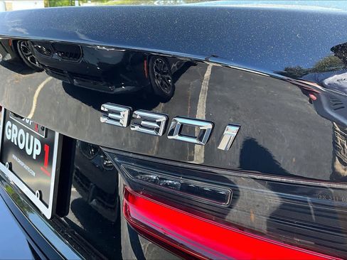 Certified 2025 BMW 330i Sedan w/ Convenience Package image 31