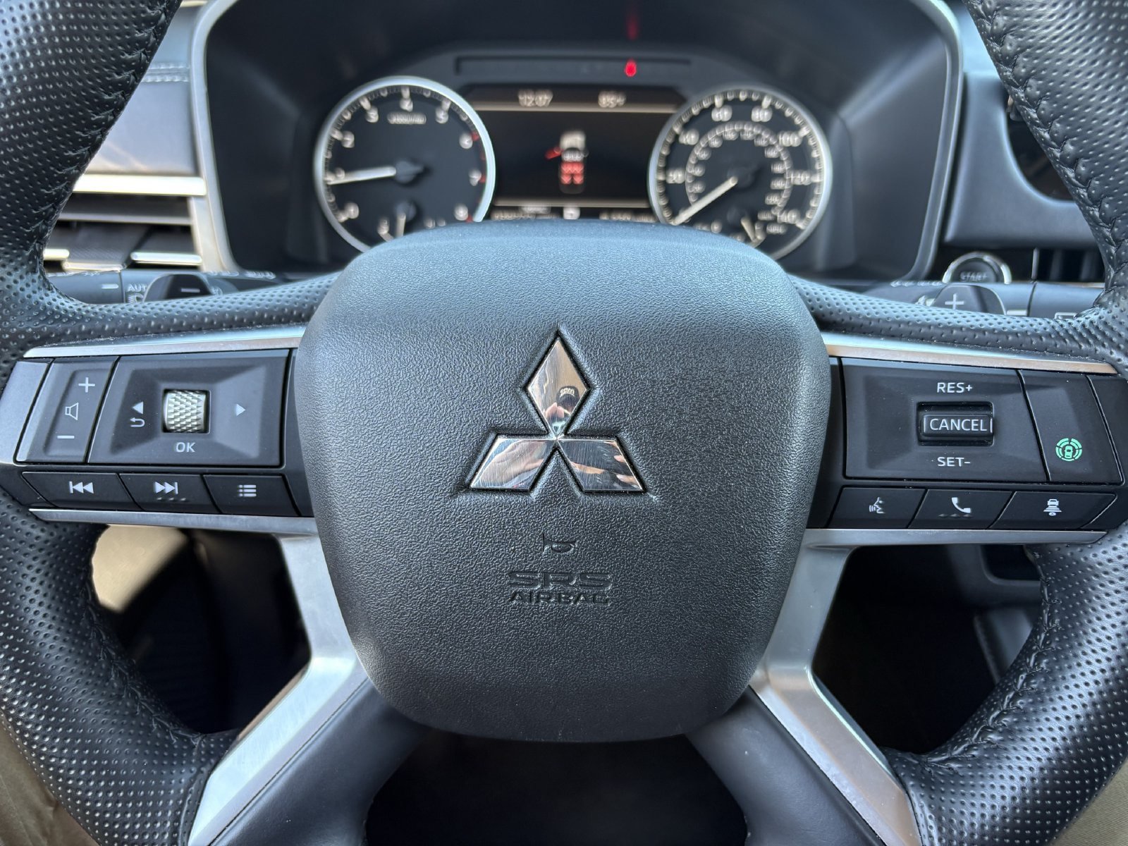 Used 2025 Mitsubishi Outlander SE FWD image 33