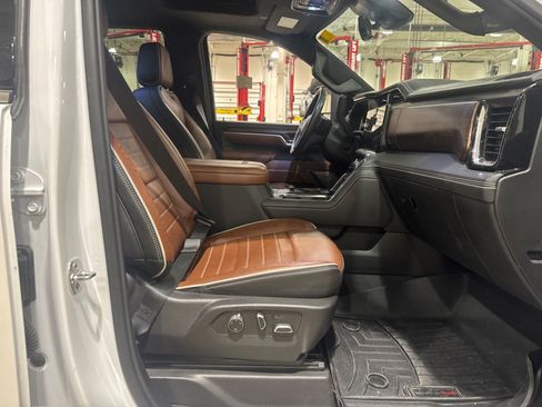 Used 2025 GMC Sierra 2500 Denali Ultimate AWD/4WD image 48