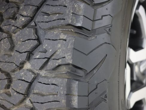 Used 2022 Ford F150 Raptor w/ Equipment Group 801A High AWD/4WD image 15